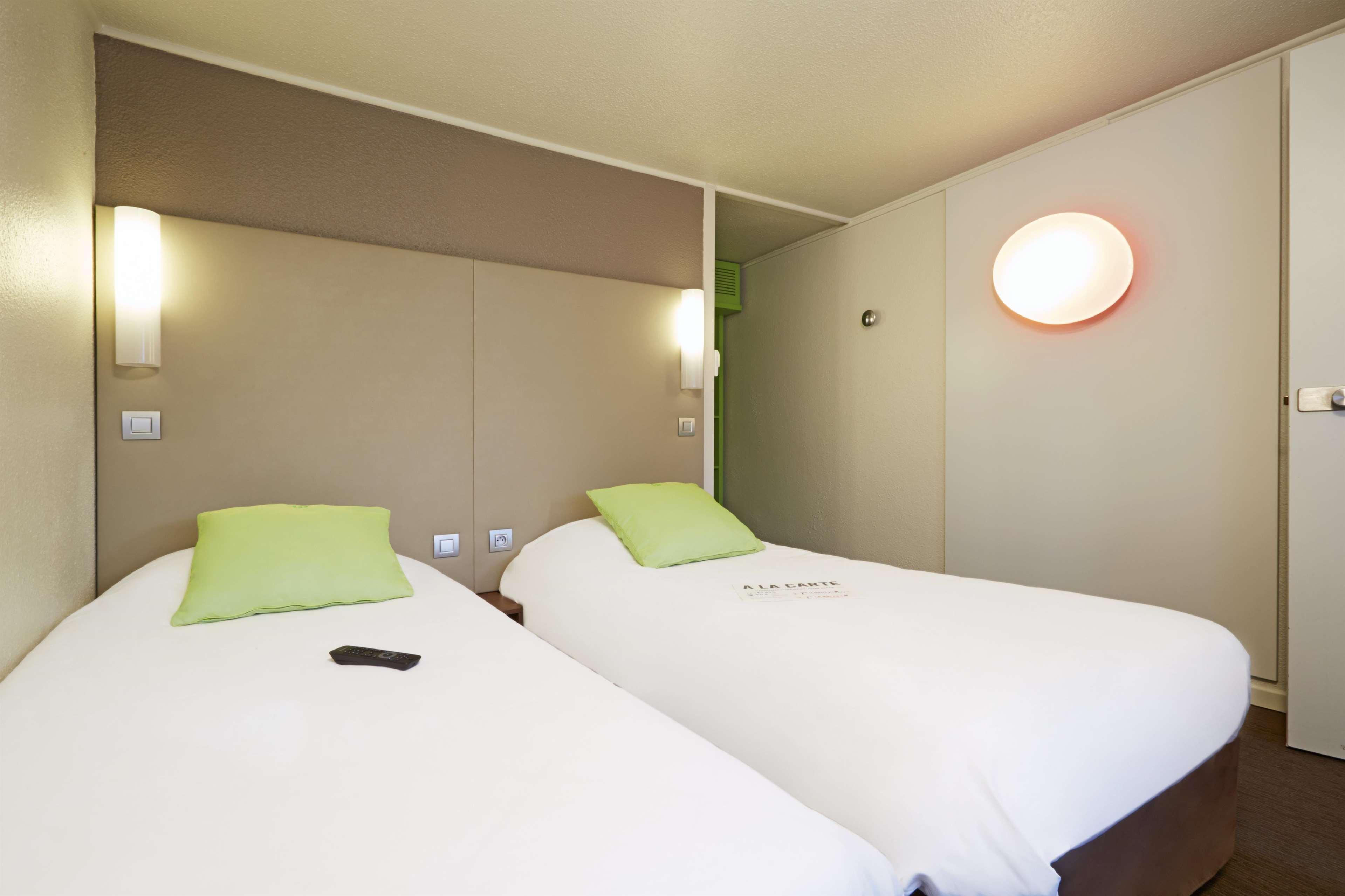 Campanile Lens Hotel Buitenkant foto